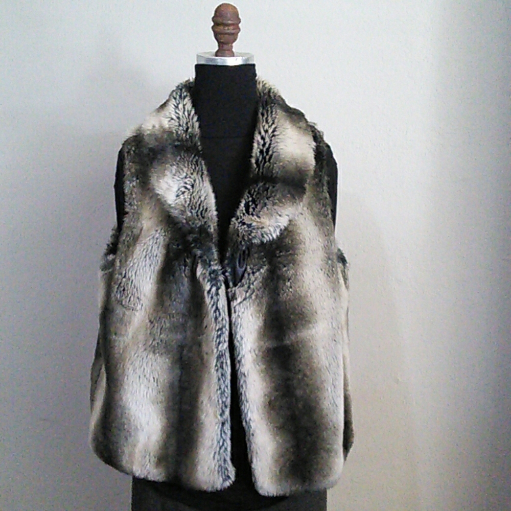Woodland faux fur collared vest